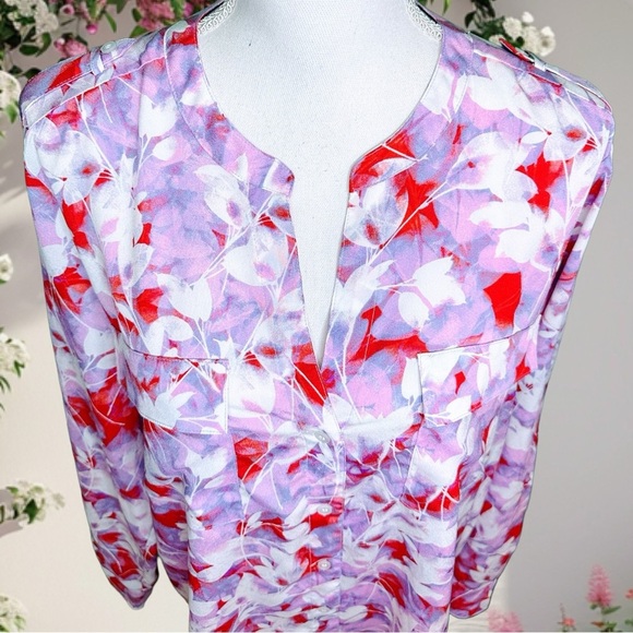 Calvin Klein Women’s ‘Roll Sleeve Printed Everyday Blouse’ in Purple Floral - Picture 4 of 11